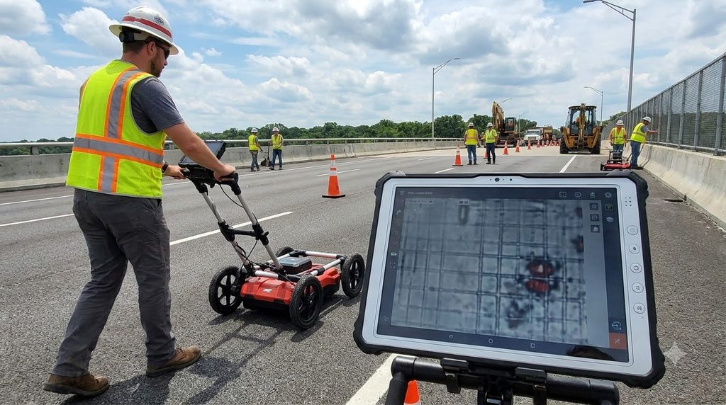 Engineer scanning bridge deck wi… 202609040925